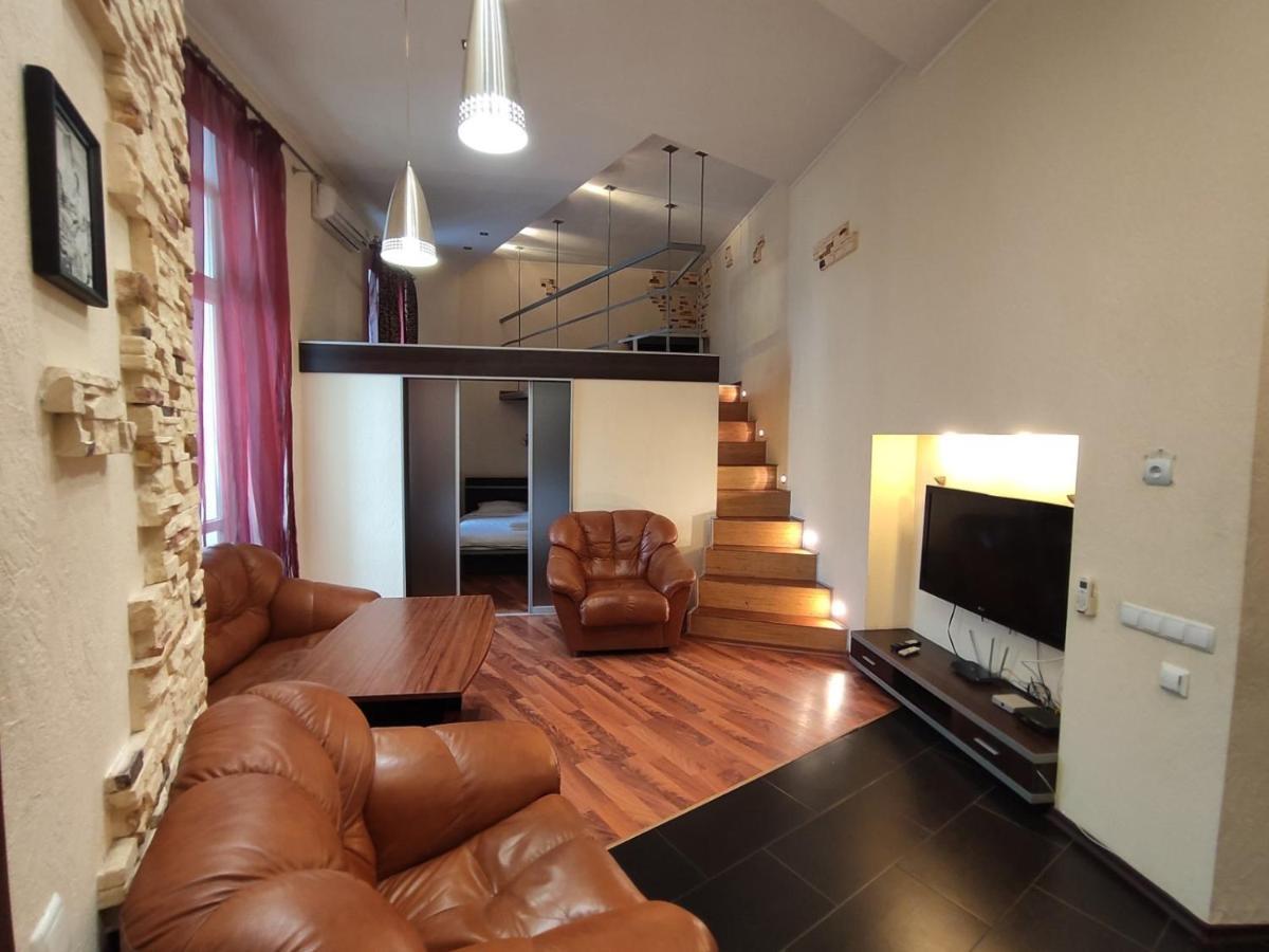 Comfortable Apartment On Mikhaylovskiy Lane Kyiv Exterior photo