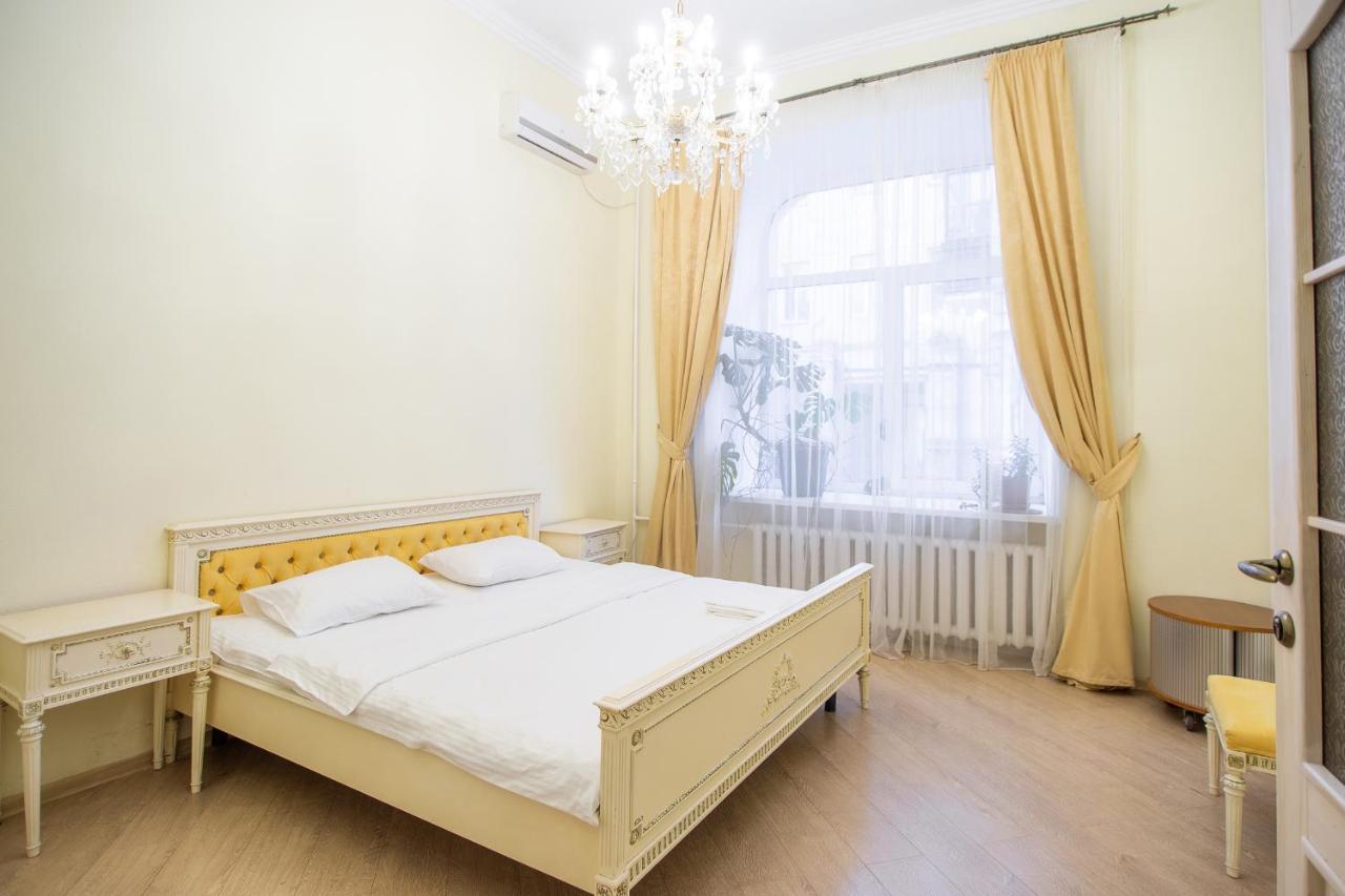 Comfortable Apartment On Mikhaylovskiy Lane Kyiv Exterior photo