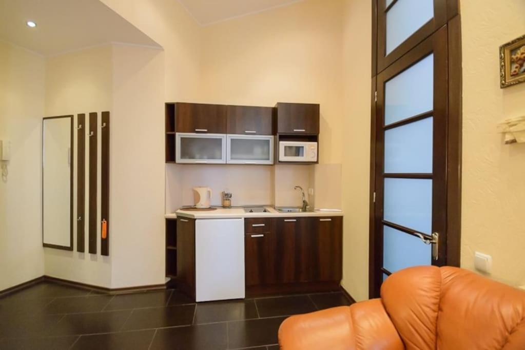 Comfortable Apartment On Mikhaylovskiy Lane Kyiv Exterior photo