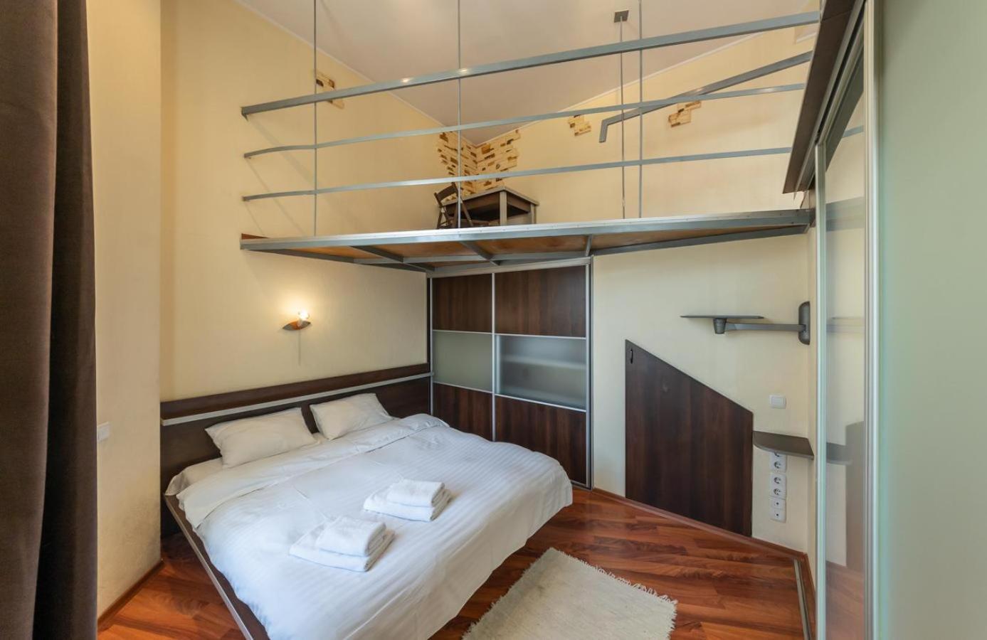 Comfortable Apartment On Mikhaylovskiy Lane Kyiv Exterior photo